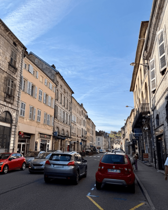 Rue de la République©ville de Salins