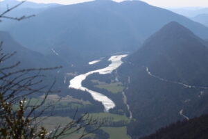 Vue sur la rivière d’Ain en pleine nature