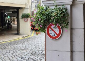 Louhans-Châteaurenaud. Les vélos et trottinettes interdits sous les arcades