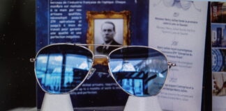 Morez. Les lunettes d’Emmanuel Macron à Davos entrent au musée