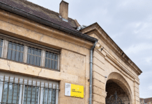 Dole. Près de 500 lycéens mobilisés, un CPE touché par un tir de mortier
